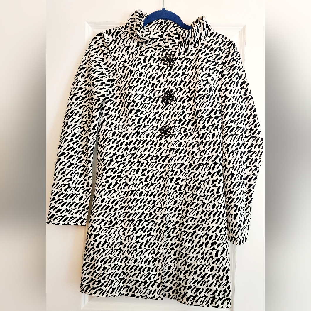 Sara Campbell Black And White Coat Size 4